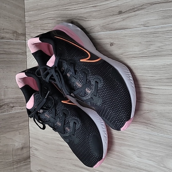 Women's Nike Renew Run Running Shoes Size 10 - Picture 2 of 9